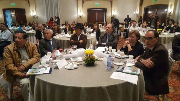 Conversatorio sobre iniciativas manabitas para enfrentar el cambio climático en Ecuador. Quito.