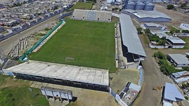El Estadio Jocay de Manta, sin las gradas del lado este. Manabí, Ecuador.