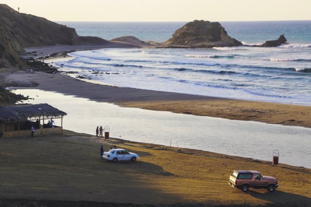Atardecer en Playa La Tiñosa del Cantón Manta. Manabí, Ecuador.