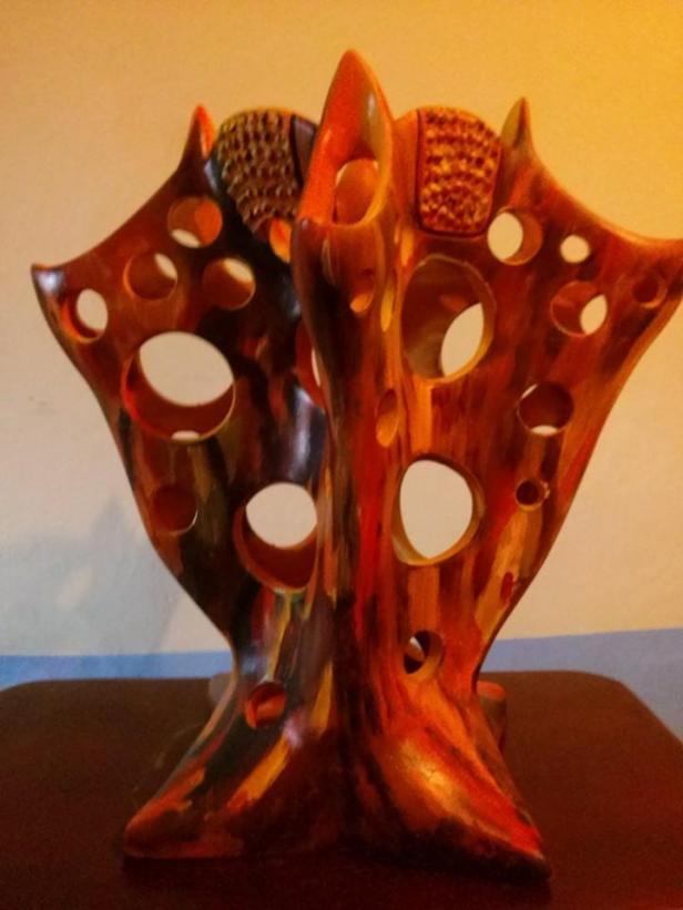 Pintura de Eddie Véliz, en la exposición colectiva Arte en Acción, Manta. Manabí, Ecuador.