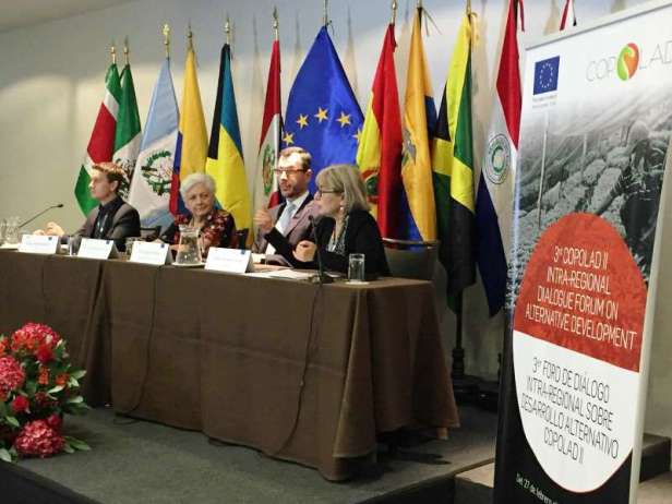 Mesa directiva del Copolad reunido en Lima, Perú.
