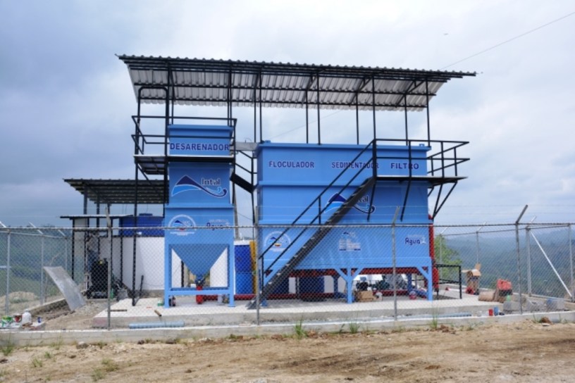 Potabilizadora de agua levantada en la Parroquia Chibunga de Chone. Manabí, Ecuador.