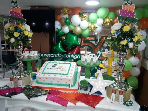 Coop. A y C Chone, decoración 54 aniversario