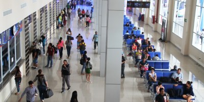 Boleterías y sala de espera en el Terminal Terrestre Luis Valdivieso Morán, de Manta. Manabí, Ecuador.
