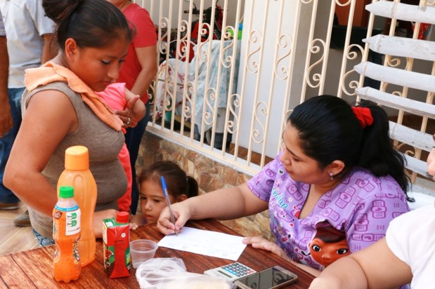 Atención de una brigada médica municipal en el Barrio El Porvenir II, Manta. Manabí, Ecuador.