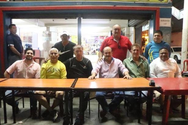 Carlos Bergmann Reyna en casa de Víctor "Espartaco" Mendoza, en Guayaquil.