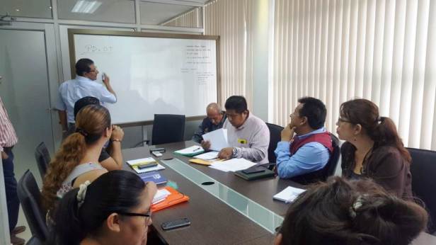 Reunión del alcalde de Montecristi con representantes de barrios de la Parroquia Leonidas Proaño y con directivos de FETUM. Manabí, Ecuador.