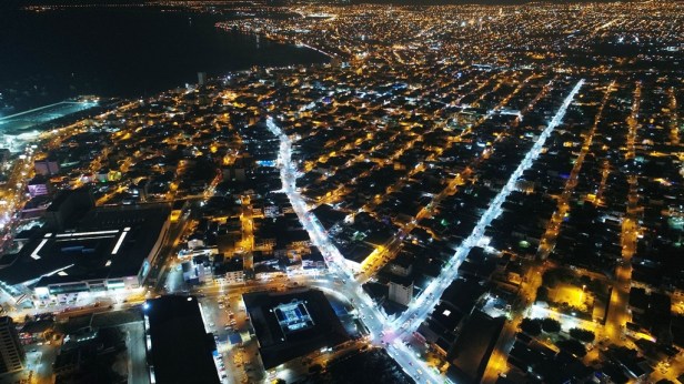 Avenida Flavio Reyes, ciudad de Manta. Manabí, Ecuador.