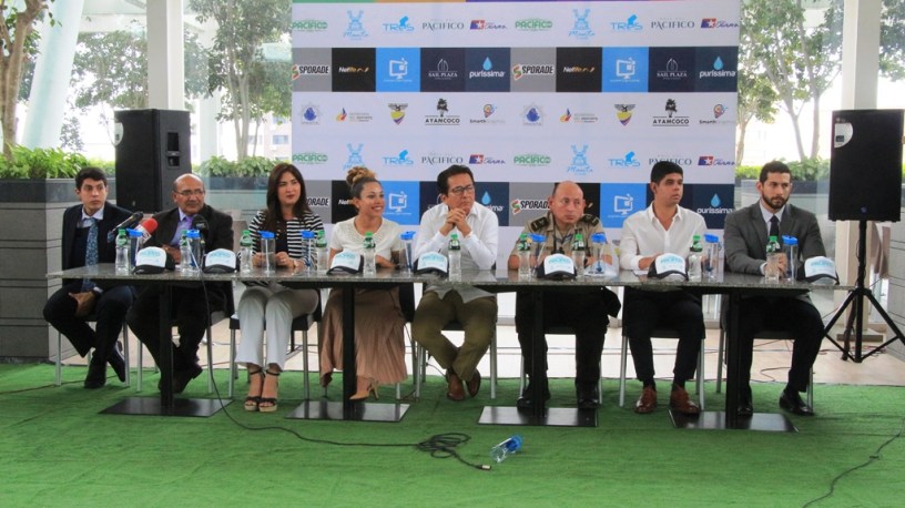 Autoridades de Manta informan sobre el programa de fiestas por el aniversario cantonal en noviembre de 2018. Manabí, Ecuador.