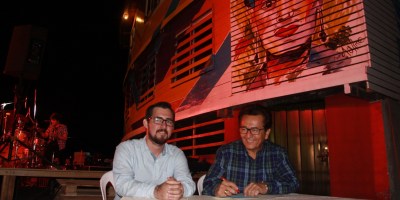 El presidente de la CCE de Manabí y el alcalde de Manta suscriben un convenio de cooperación para rehabilitar "La Caseta" de Playa El Murciélago. Manabí, Ecuador.