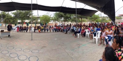 Instructor de la Judicatura en Portoviejo da charla sobre delitos sexuales en la Unidad Educativa Picoazá. Manabí, Ecuador.