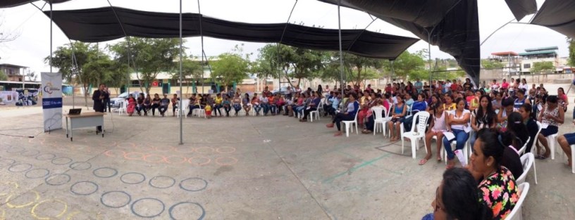 Instructor de la Judicatura en Portoviejo da charla sobre delitos sexuales en la Unidad Educativa Picoazá. Manabí, Ecuador.