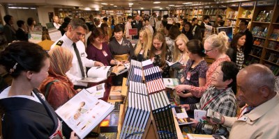 La gran librería a bordo del Logos Hope.