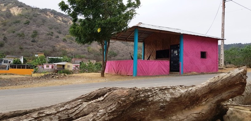 Vista panorámica del centro poblado de Ligüiqui, en la zona rural turística de Manta. Manabí, Ecuador.