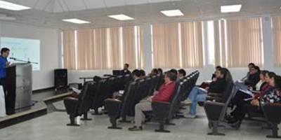 Instructor y participantes en curso-taller del Consejo de la Judicatura. Quito, Ecuador.