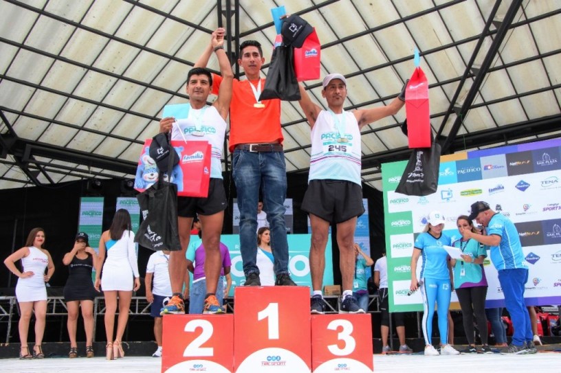 Ganadores de la media maratón Ruta del Pacífico 2018. Manabí, Ecuador.