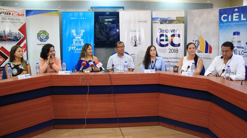 Promotores de la convención nacional de turismo Discover Ec en tres cantones de Manabí, Ecuador.