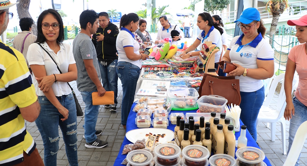 ¿Cómo se financian emprendimientos en Ecuador y qué alternativas existen a la banca tradicional?