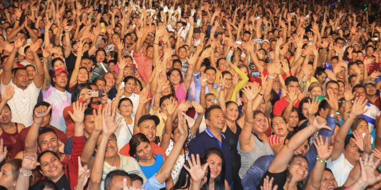 Público en el Maleconazo 2019 de Manta. / FUENTE: Arch. RM