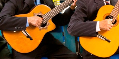 Guitarristas en actuación. / FOTO: MCP / Quito