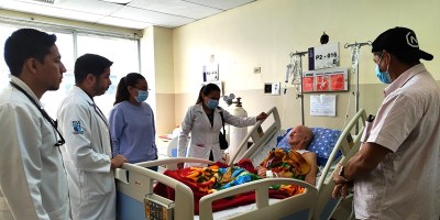 Estudiantes de medicina practican en Hospital General Portoviejo. / FOTO: HGP IESS