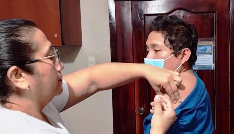 Vacunación contra influenza, en Jaramijó, Manta y Montecristi, República del Ecuador. / FOTO: DS13D02 / Manta