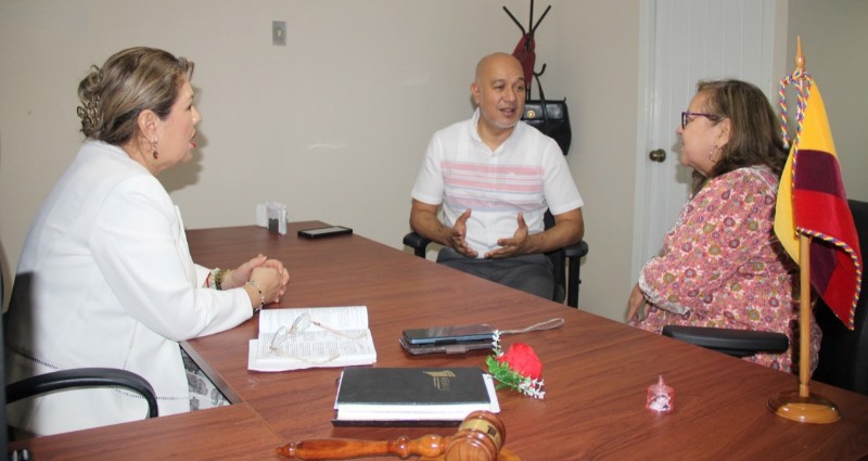 Diálogo entre magistrados de la Corte Provincial de Justicia de Manabí. / FOTO: CJ Portoviejo