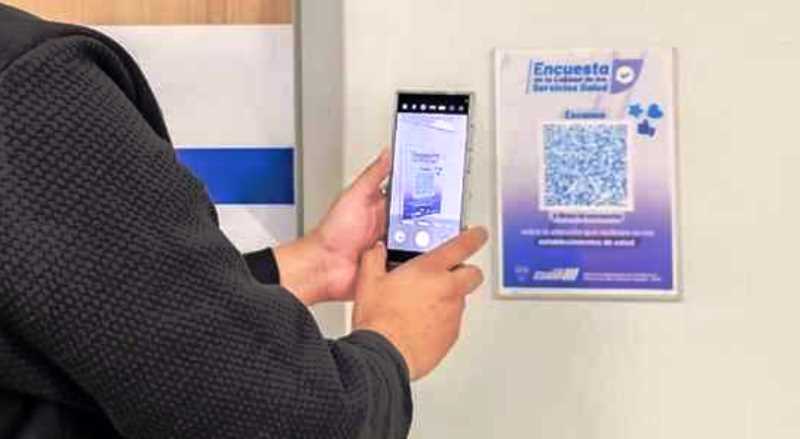 Escanea código QR para responder encuesta sobre calidad de los servicios de salud. / FOTO: ACESS / Ecuador