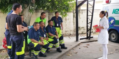 Paramédicos del Hospital General Portoviejo del IESS.