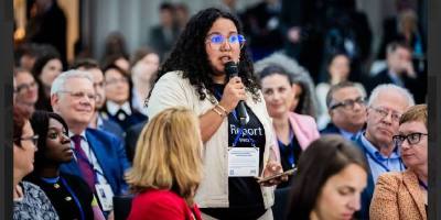 Aliz Pinto expone en Hamburgo, Alemania. / FOTO: UNICEF Ecuador / Quito