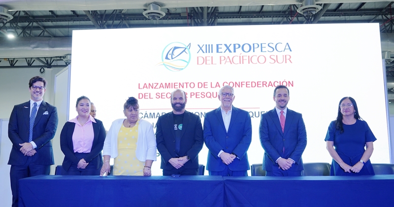 Representantes de los gremios fundadores de la Unión de Pescadores y Acuicultores del Ecuador. / FOTO: Tunacons / Guayaquil