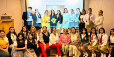 Acto de premiación VI Jornadas Cervantinas de Manabí 2025, en Manta. / FOTO: Proporcionada por Vielka Navia