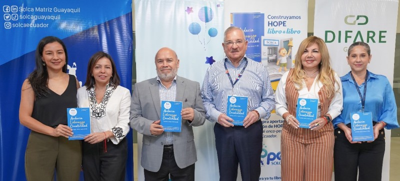 Muestran libro propulsor del HOPE SOLCA Guayaquil. / FOTO: Pumares