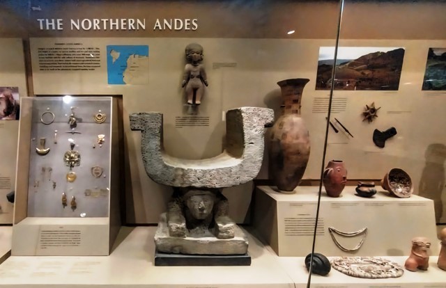 Reliquias de Cultura Manteña, exhibidas en Museo Americano de Historia Natural. (Fuente: V.Z.G., N:Y.