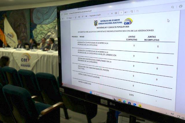 Padrón electoral ecuatoriano mostrado en pantalla de ordenador de mesa. / FUENTE: CNE / Portoviejo