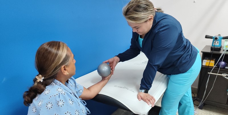 Rehabilitación física en Hospital General Portoviejo. / FUENTE: HGP / IESS