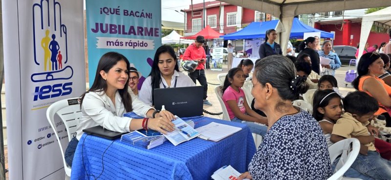 Brigada promocional móvil del IESS Manabí, estacionada en la ciudad de Jipijapa. / FUENTE: IESS, Portoviejo