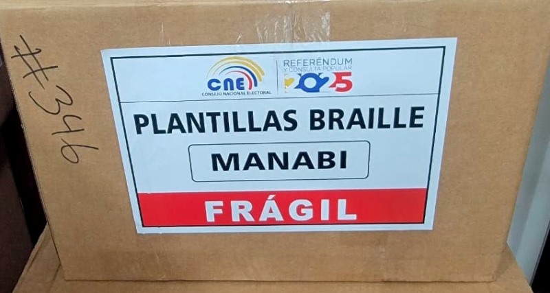 Facilidades impresas para votación de invidentes. / FUENTE: CNE Manabí
