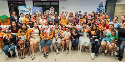 Familias a las cuales el CEN ofreció un almuerzo caritativo en Guayaquil, conmemorando el Día de Acción de Gracias. / FUENTE: CEN Guayaquil.