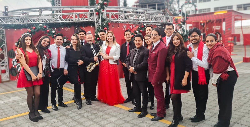 Dos grupos artísticos para un solo concierto sinfónico-popular en Quito a propósito de la Navidad. / FUENTE: CEN