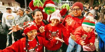 Grupo familiar del Cantón Ibarra (Ecuador), reunido para celebrar la Navidad en la ciudad. / FUENTE: GAD cantonal Ibarra