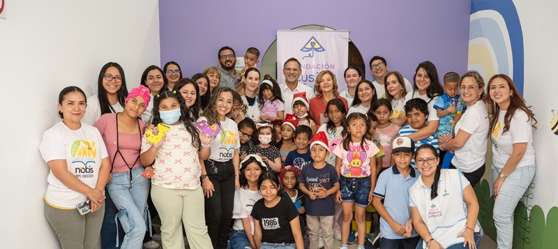 Niños vulnerables amparados por Fundación Ilusión Infantil, reciben apoyo de Fundación Nobis, Guayaquil.