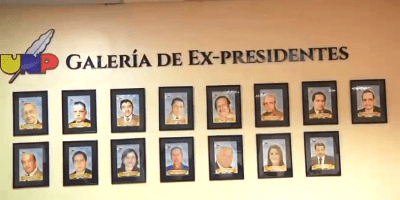 Mural en el salón auditorio de la UNP Manta, Ecuador.