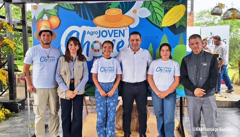Promotores del proyecto AgroJOVEN Chone: Tu destino, nuestro legado. FUENTE: FAO Ecuador (Foto realizada por Santiago Bastidas)