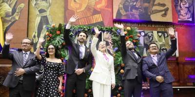 Asambleístas de la República celebran aprobación de Ley Orgánica sobre cáncer. / FUENTE: AN Ecuador, Quito