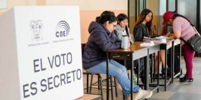 Una Junta Receptora de Votos en Ecuador. / FUENTE: CNE, Quito