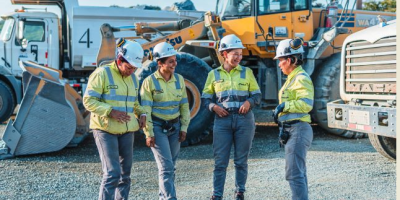 Trabajadoras en empresa cementera. / FUENTE: Holcim Ecuador