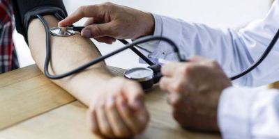 Examen de presión arterial. / FUENTE: Gobierno de Salta (Tomada de Google)