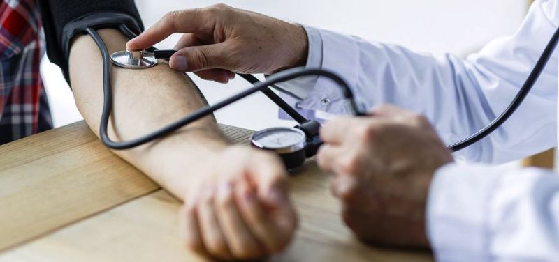 Examen de presión arterial. / FUENTE: Gobierno de Salta (Tomada de Google)