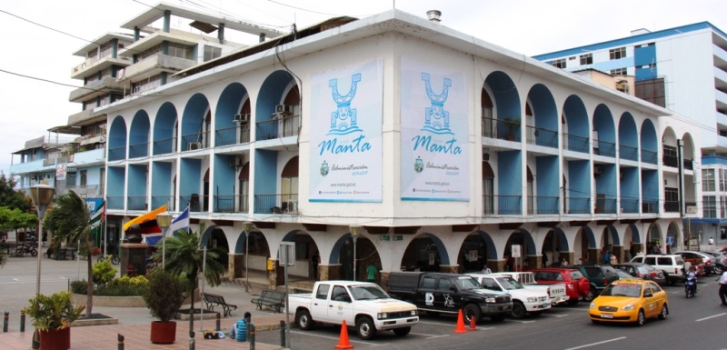 Fachada del Palacio Municipal de Manta, Ecuador. / FUENTE: Archivo RdM